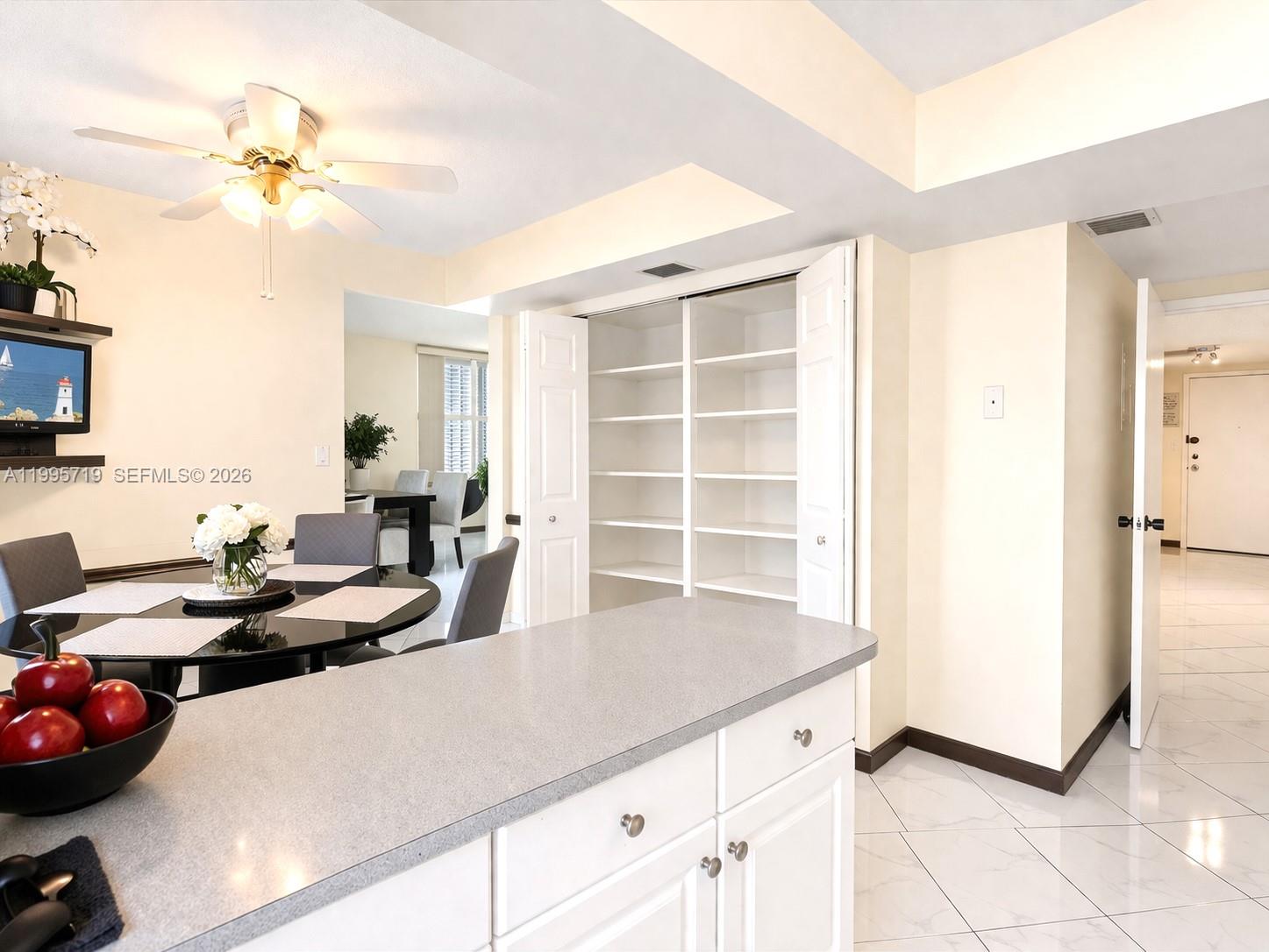 See details 2404 2 / 2 1552 sq. ft. $ 2026-05-28 0 Photo