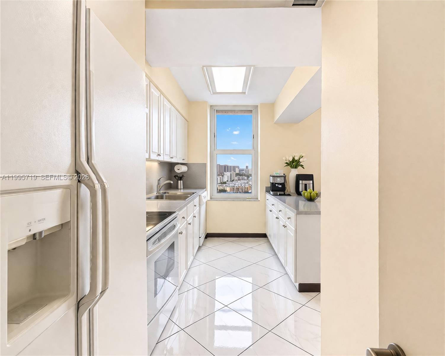 See details 2404 2 / 2 1552 sq. ft. $ 2026-05-28 0 Photo