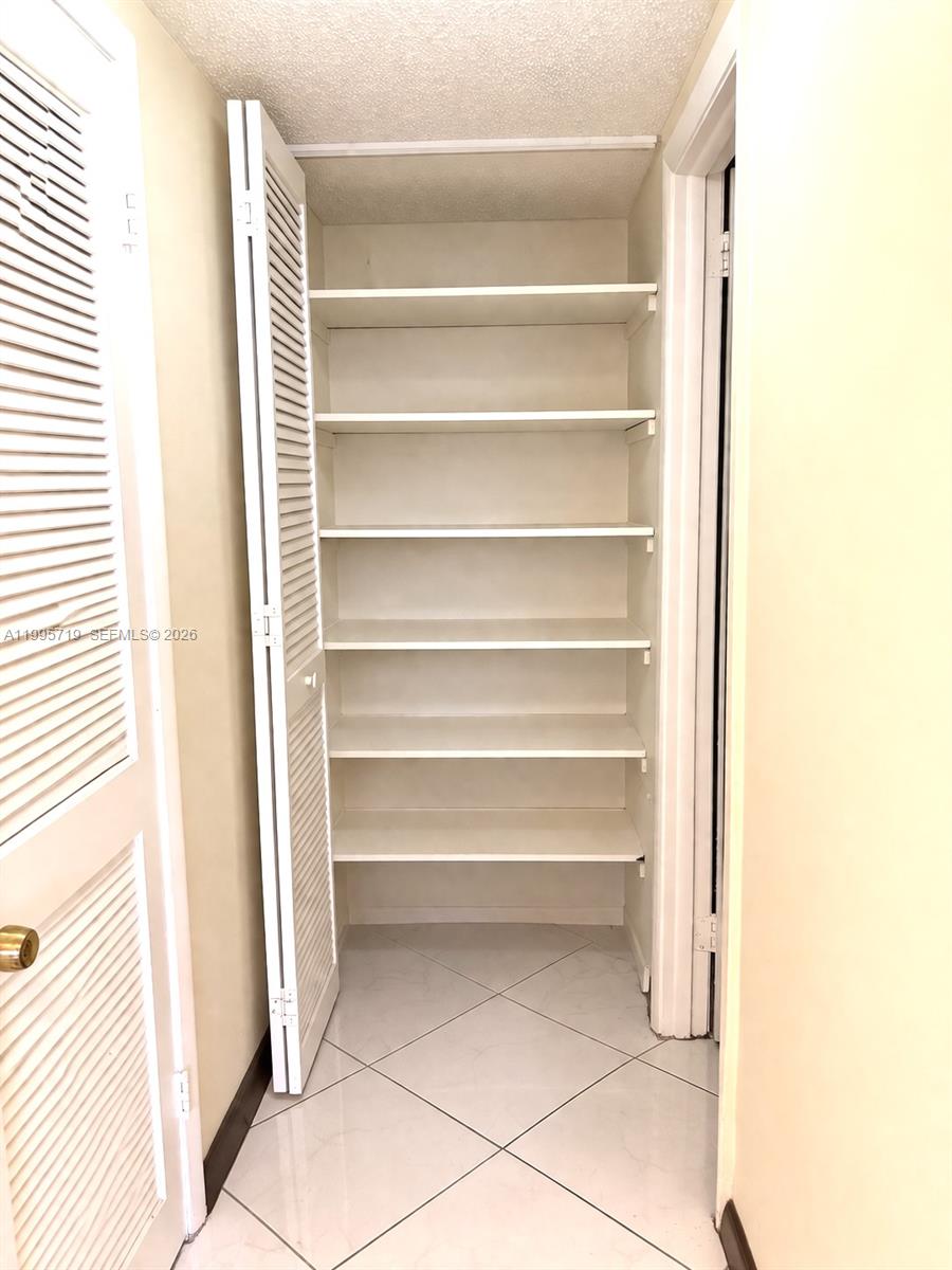 See details 2404 2 / 2 1552 sq. ft. $ 2026-05-28 0 Photo