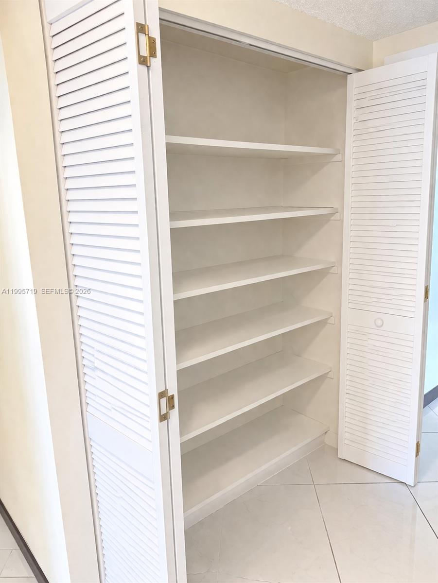 See details 2404 2 / 2 1552 sq. ft. $ 2026-05-28 0 Photo