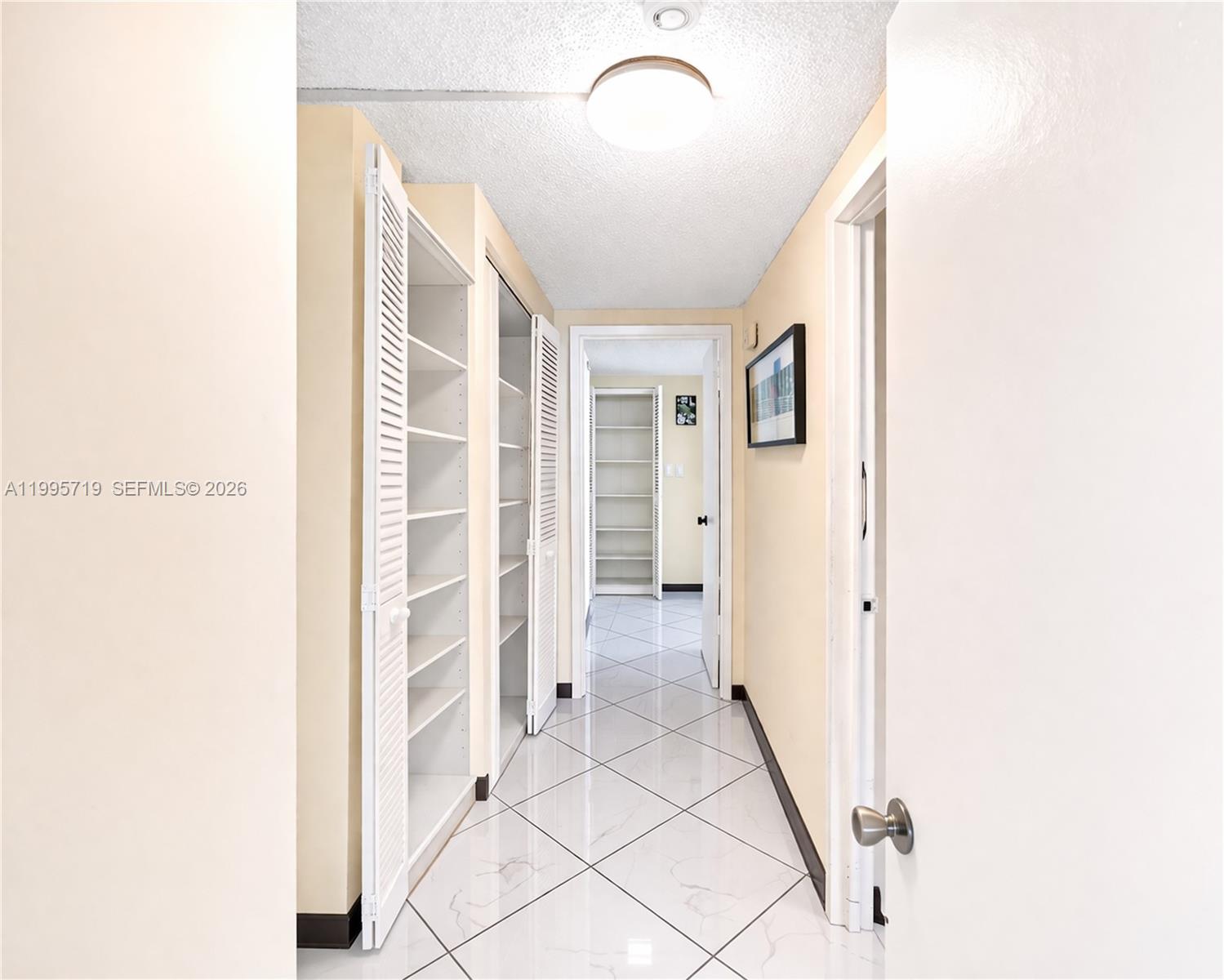 See details 2404 2 / 2 1552 sq. ft. $ 2026-05-28 0 Photo