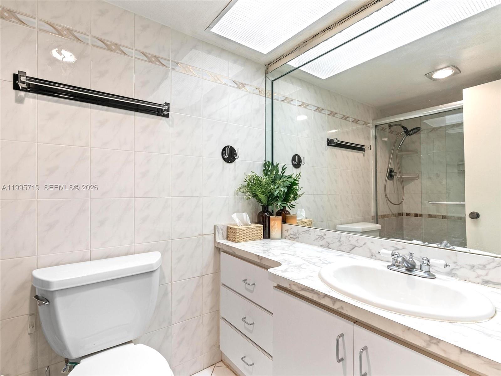 See details 2404 2 / 2 1552 sq. ft. $ 2026-05-28 0 Photo
