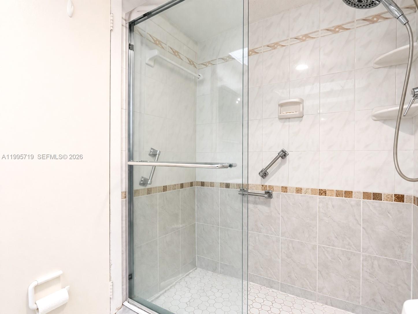 See details 2404 2 / 2 1552 sq. ft. $ 2026-05-28 0 Photo