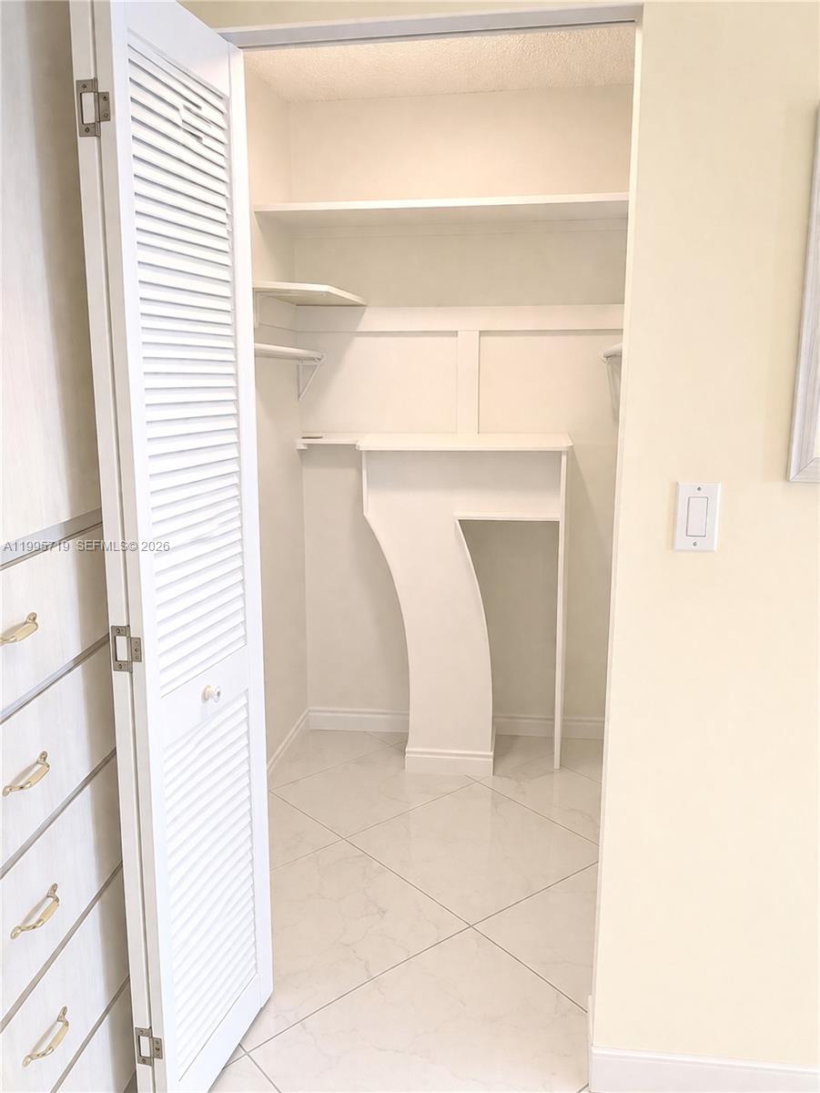 See details 2404 2 / 2 1552 sq. ft. $ 2026-05-28 0 Photo