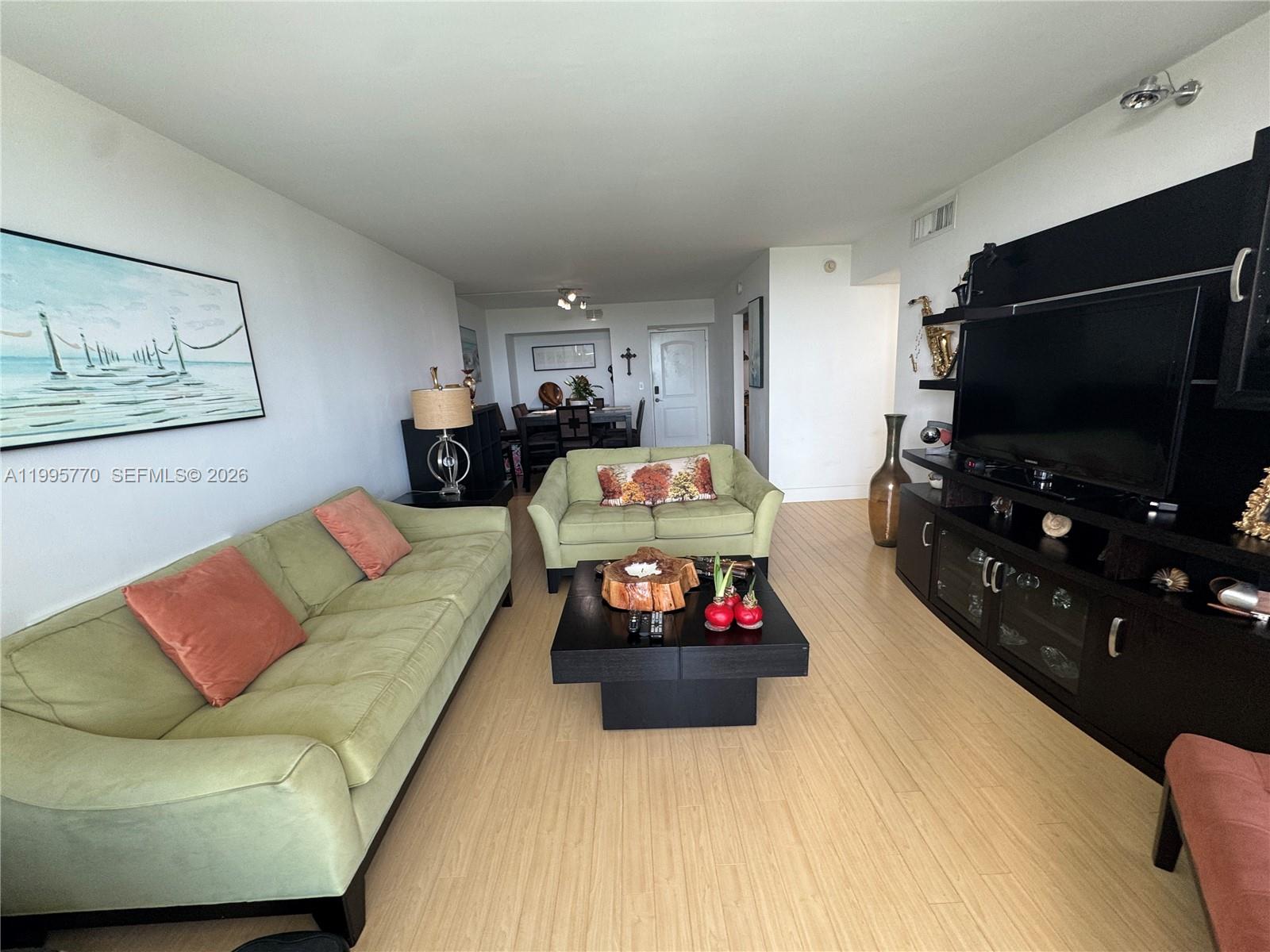 725 2 / 2 1357 sq. ft. $ 2026-05-11 0 Photo