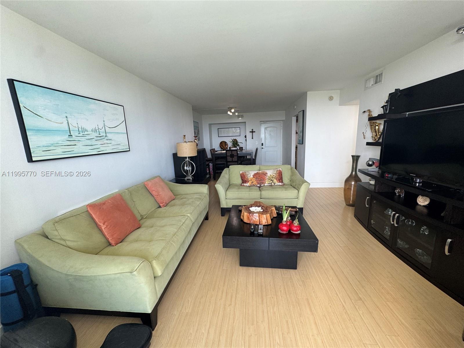 725 2 / 2 1357 sq. ft. $ 2026-05-11 0 Photo