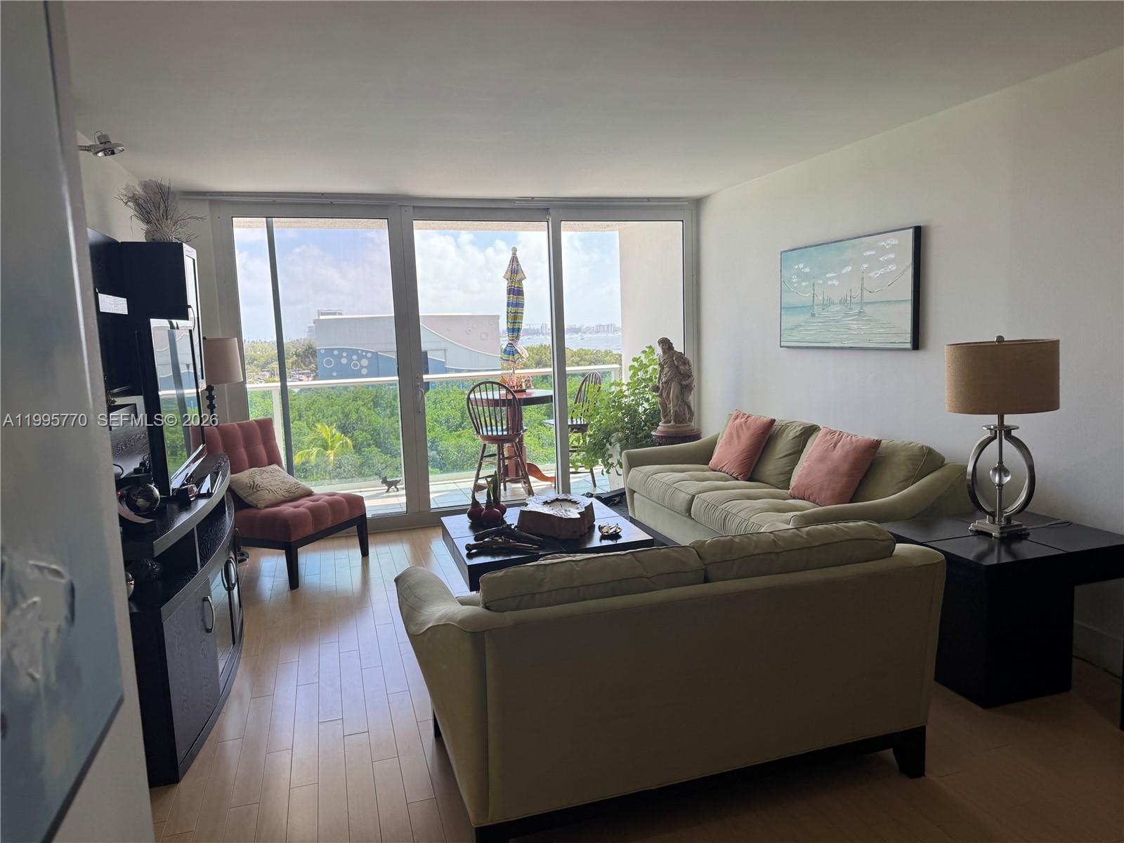 725 2 / 2 1357 sq. ft. $ 2026-05-11 0 Photo
