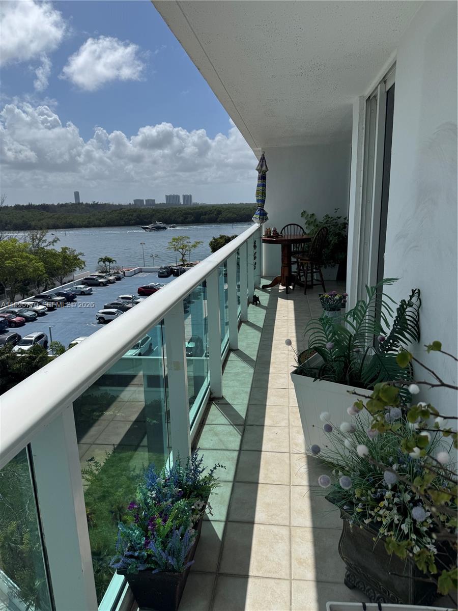 725 2 / 2 1357 sq. ft. $ 2026-05-11 0 Photo