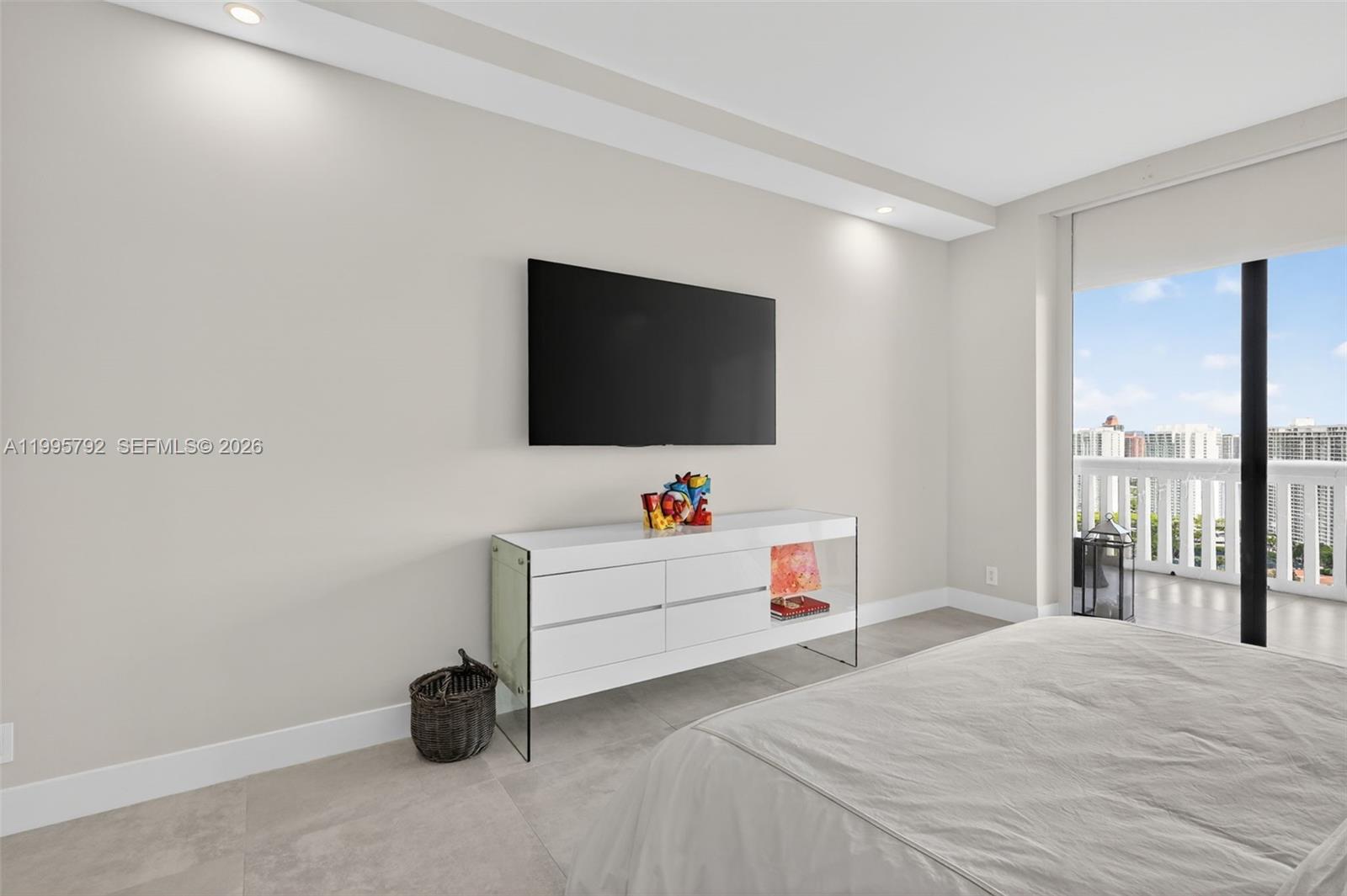 See details 3107 3 / 3 1690 sq. ft. $ 2026-04-06 0 Photo