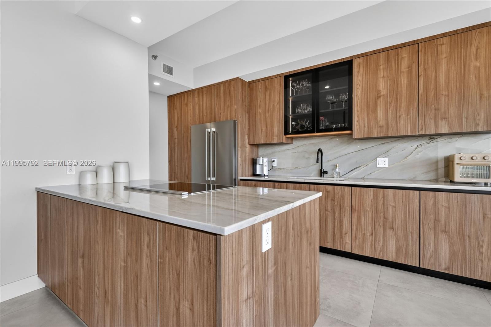 See details 3107 3 / 3 1690 sq. ft. $ 2026-04-06 0 Photo