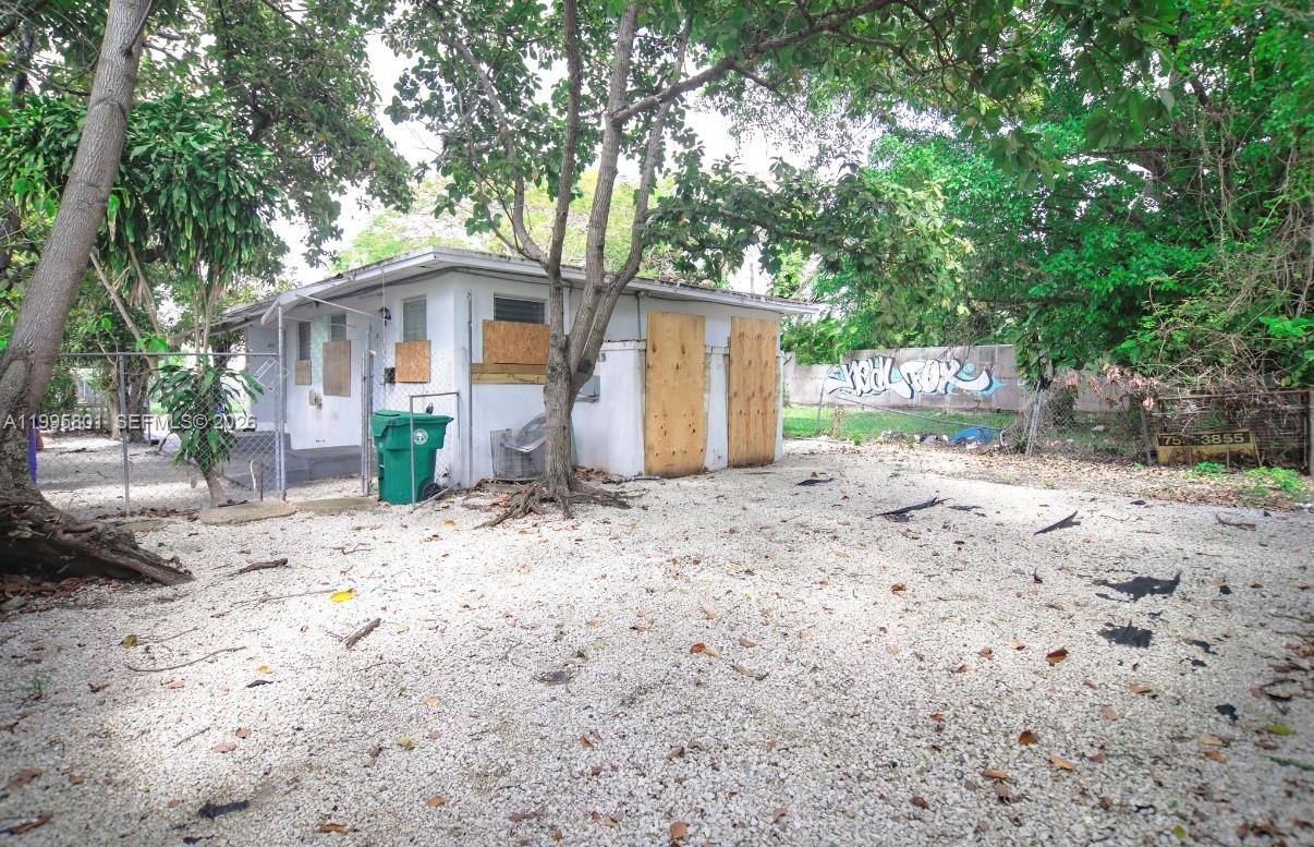   /  900 sq. ft. $ 2026-04-06 0 Photo