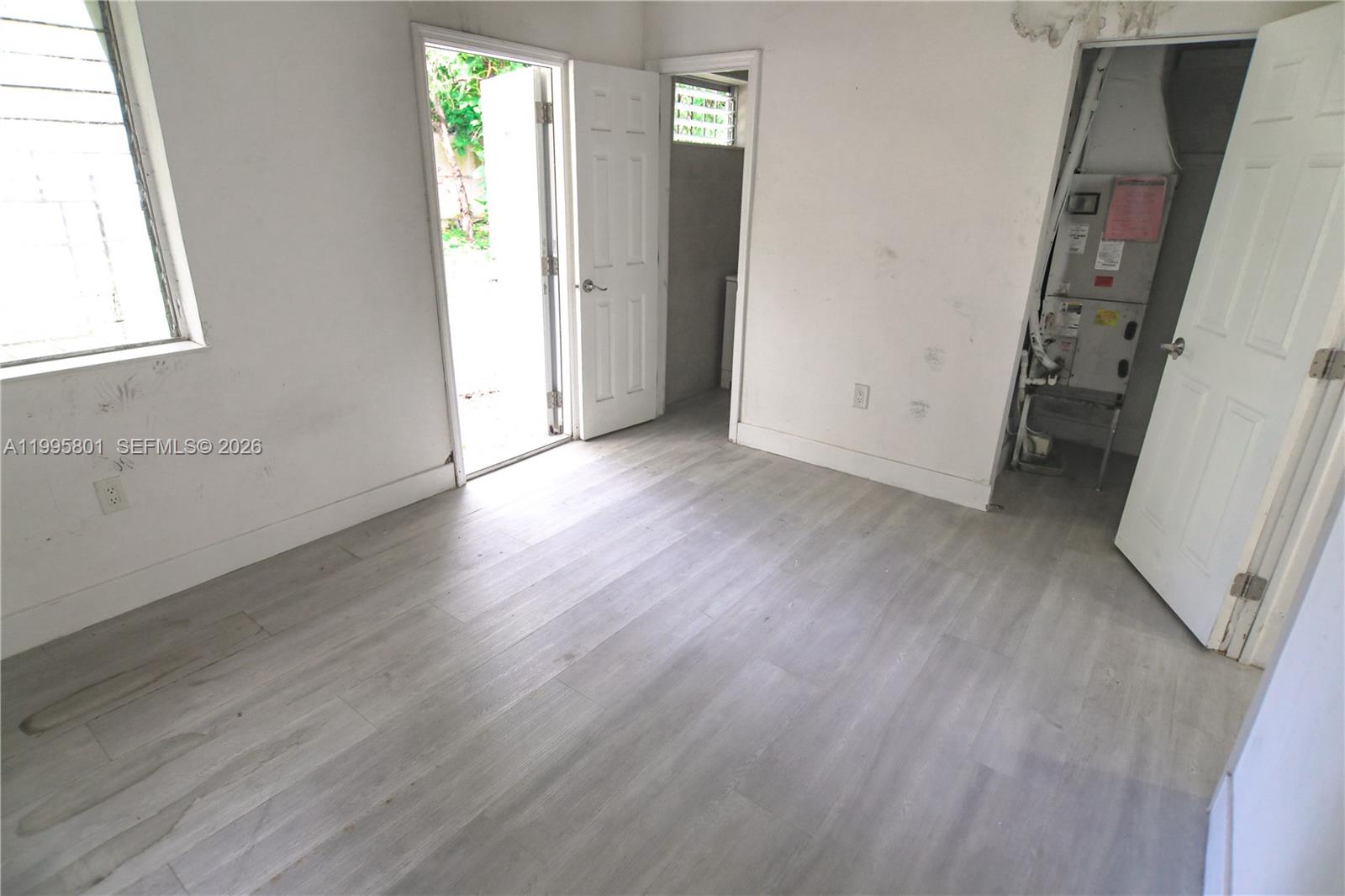   /  900 sq. ft. $ 2026-04-06 0 Photo