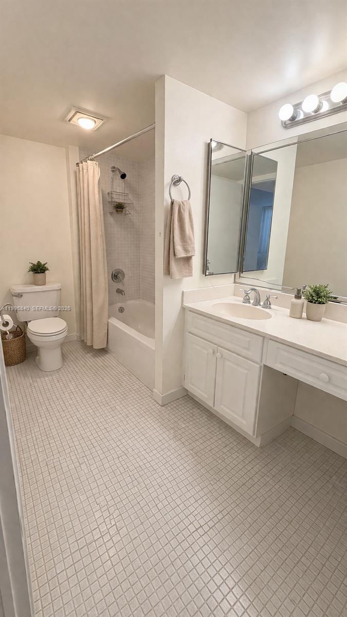 See details 2211 2 / 2 1240 sq. ft. $ 2026-04-06 0 Photo