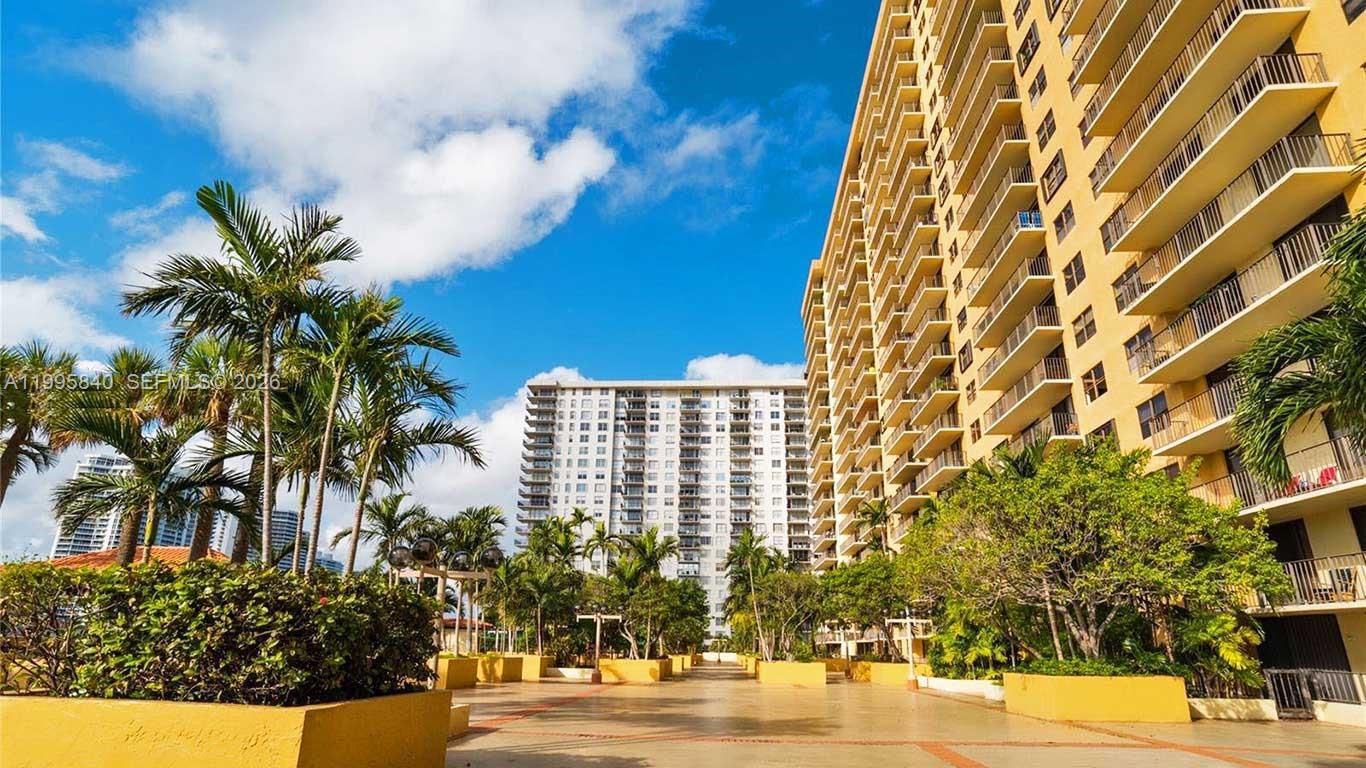 See details 2211 2 / 2 1240 sq. ft. $ 2026-04-06 0 Photo