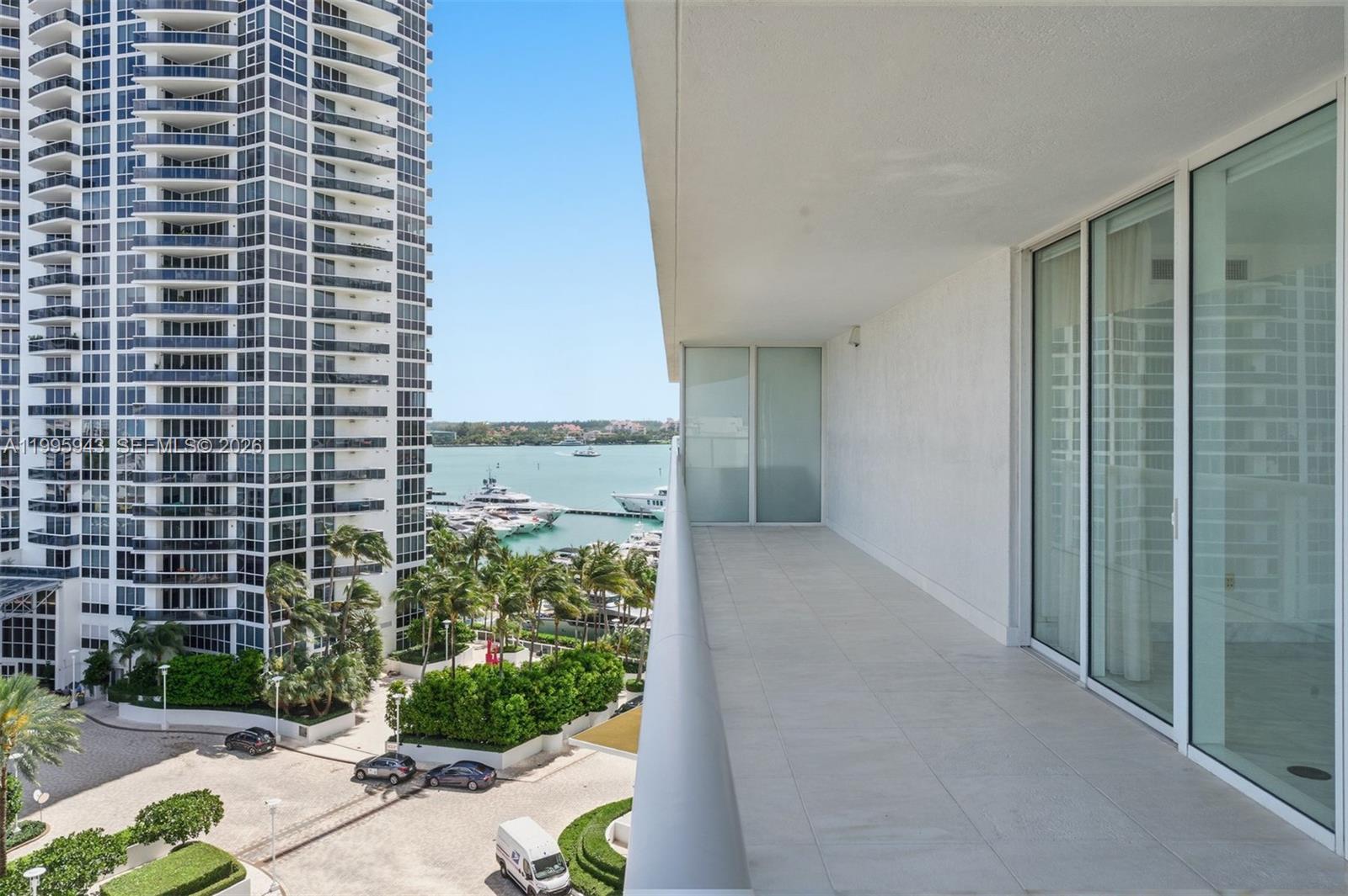 Photo of 450 Alton Rd  #910, Miami Beach, Florida, 33139 - Wraparound corner balcony