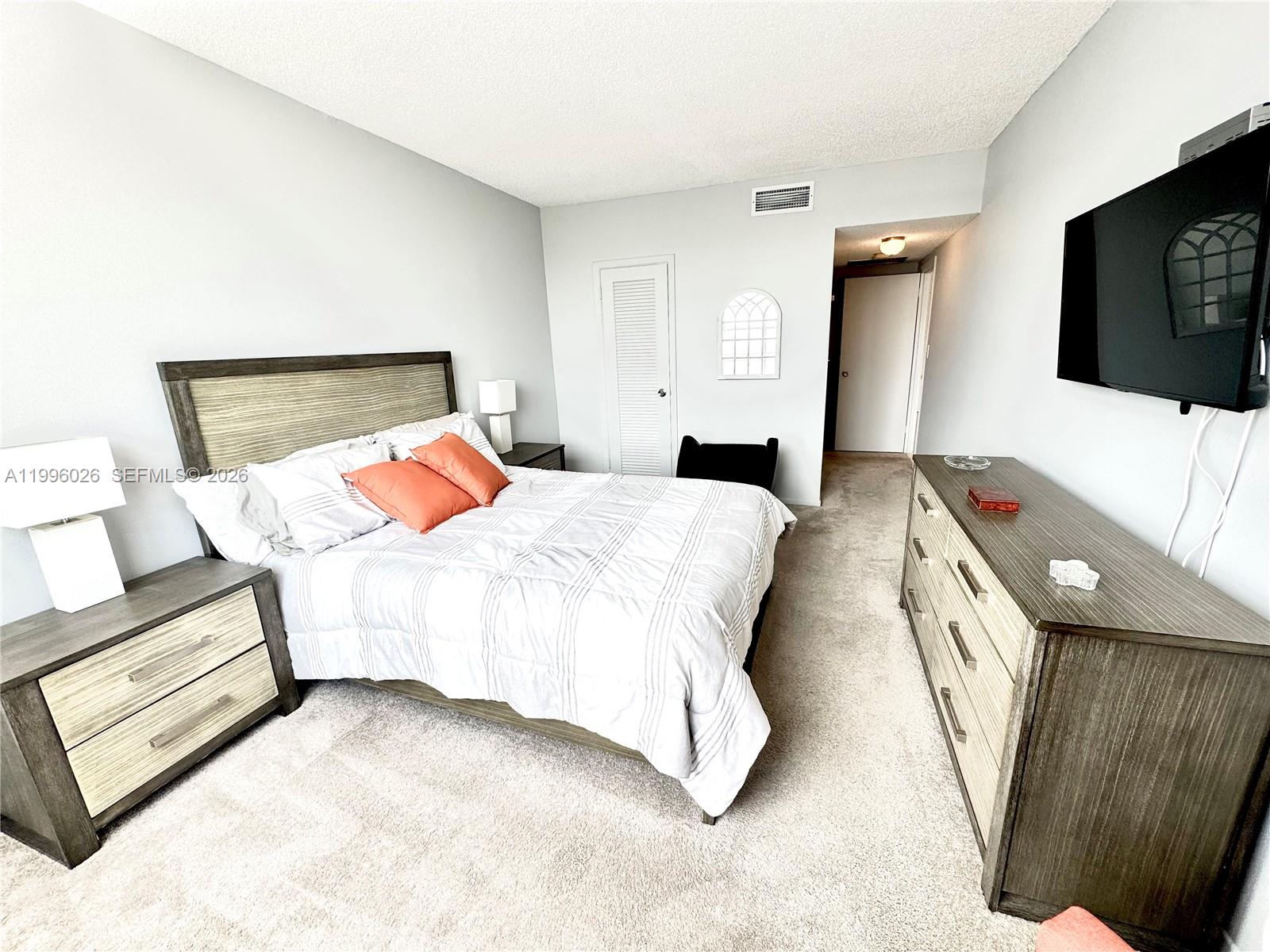 12A 1 / 2 870 sq. ft. $ 2026-04-06 0 Photo