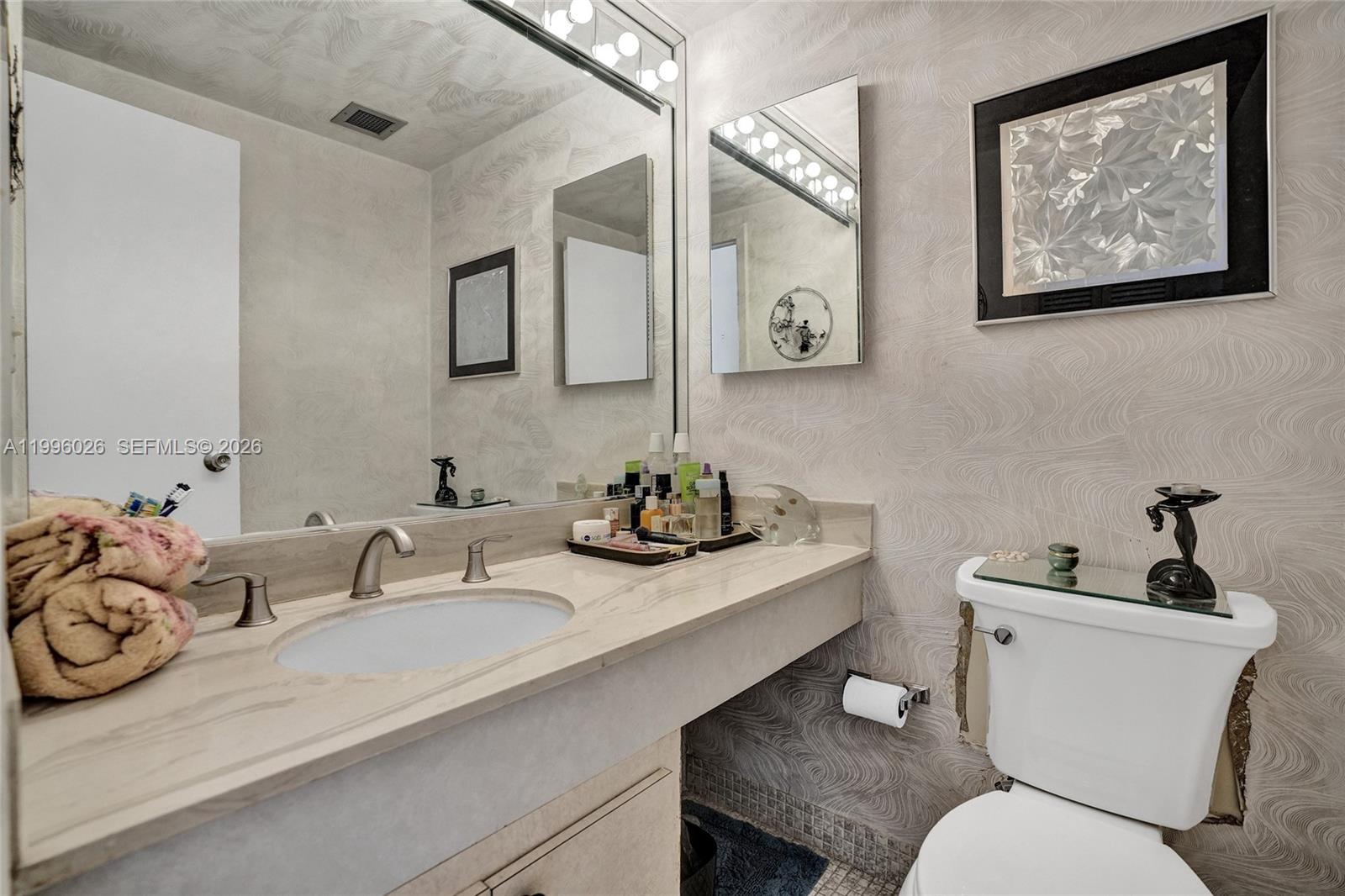 12A 1 / 2 870 sq. ft. $ 2026-04-06 0 Photo