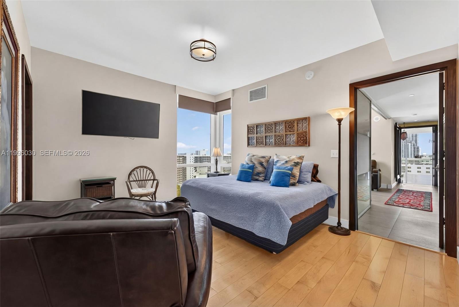 Photo of 3951 Ocean Dr  #1803, Hollywood, Florida, 33019 - 