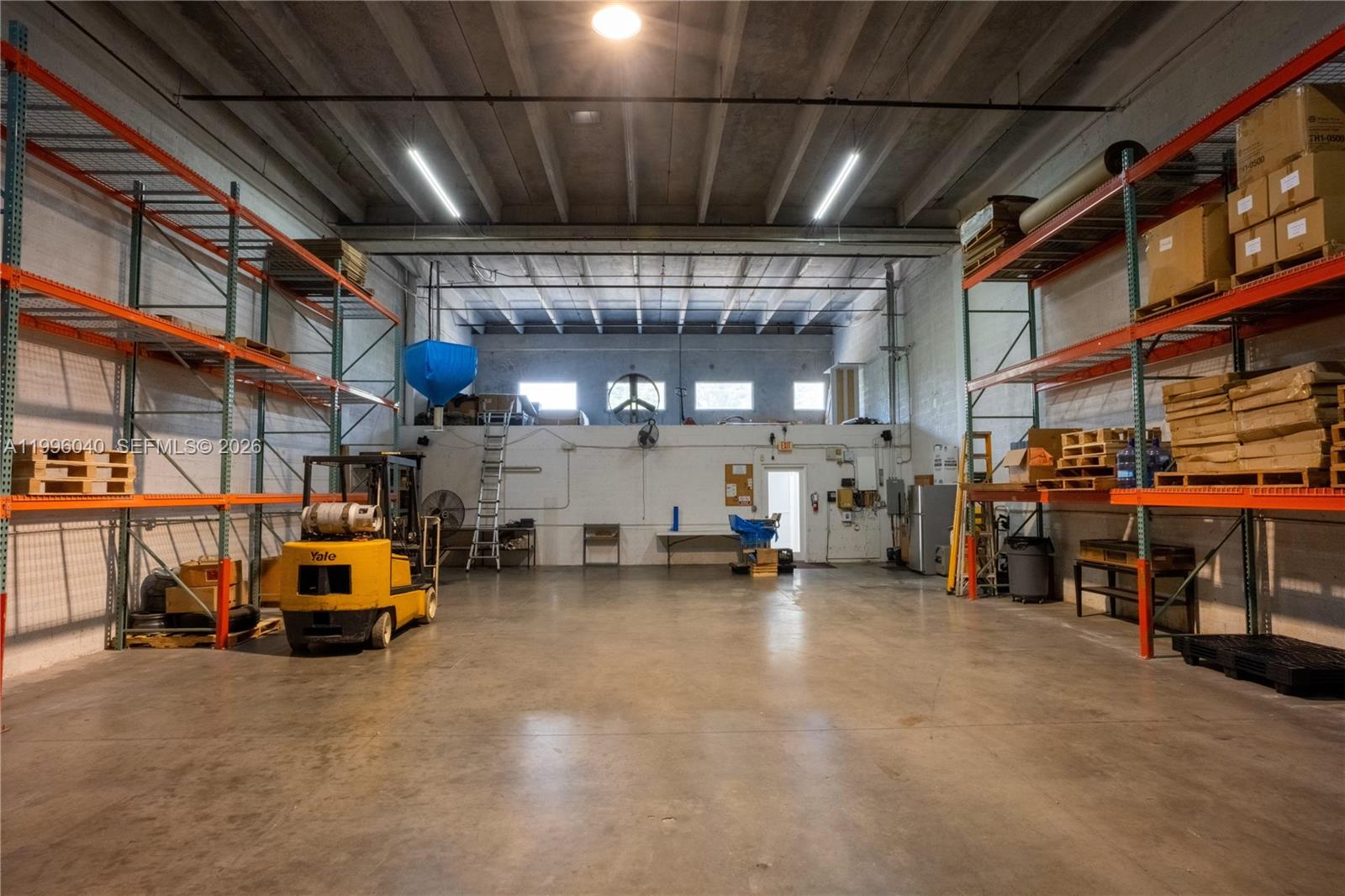 190  /   sq. ft. $ 2026-04-06 0 Photo