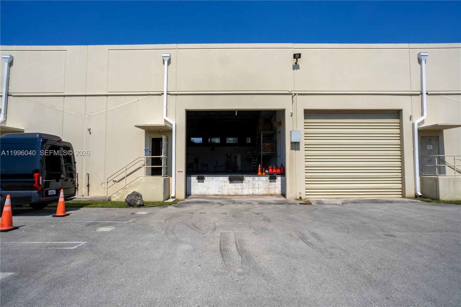 190  /   sq. ft. $ 2026-04-06 0 Photo