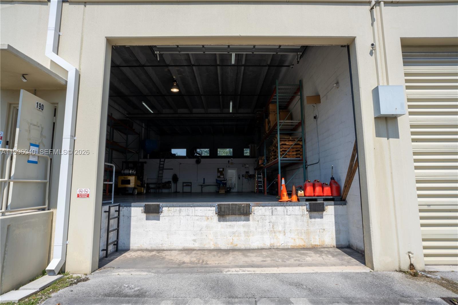 190  /   sq. ft. $ 2026-04-06 0 Photo