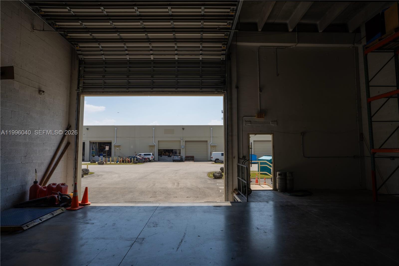 190  /   sq. ft. $ 2026-04-06 0 Photo