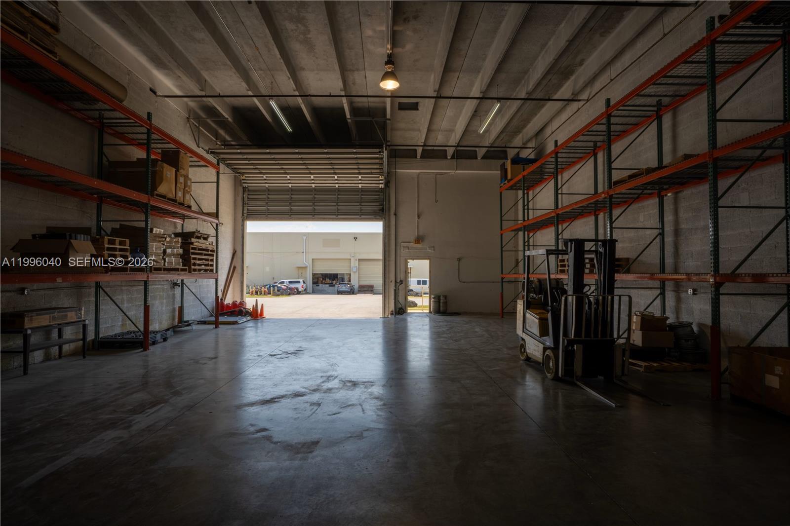 190  /   sq. ft. $ 2026-04-06 0 Photo