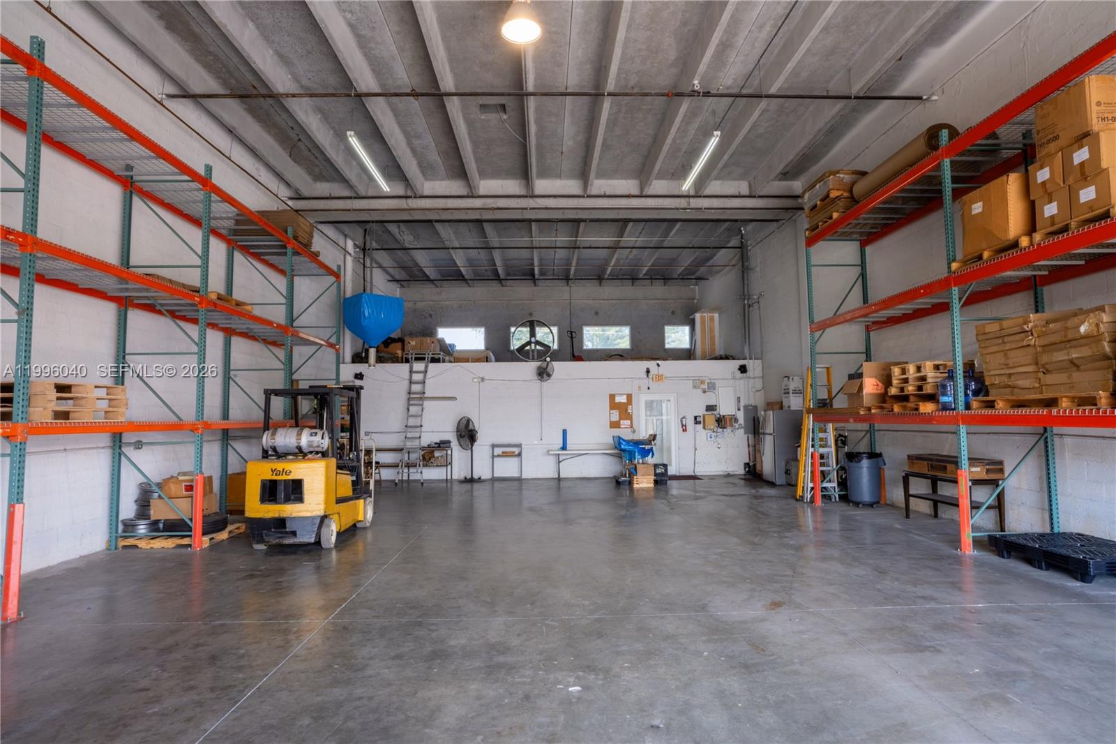 190  /   sq. ft. $ 2026-04-06 0 Photo