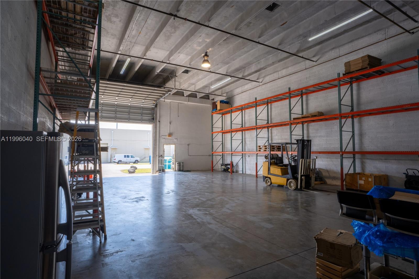 190  /   sq. ft. $ 2026-04-06 0 Photo