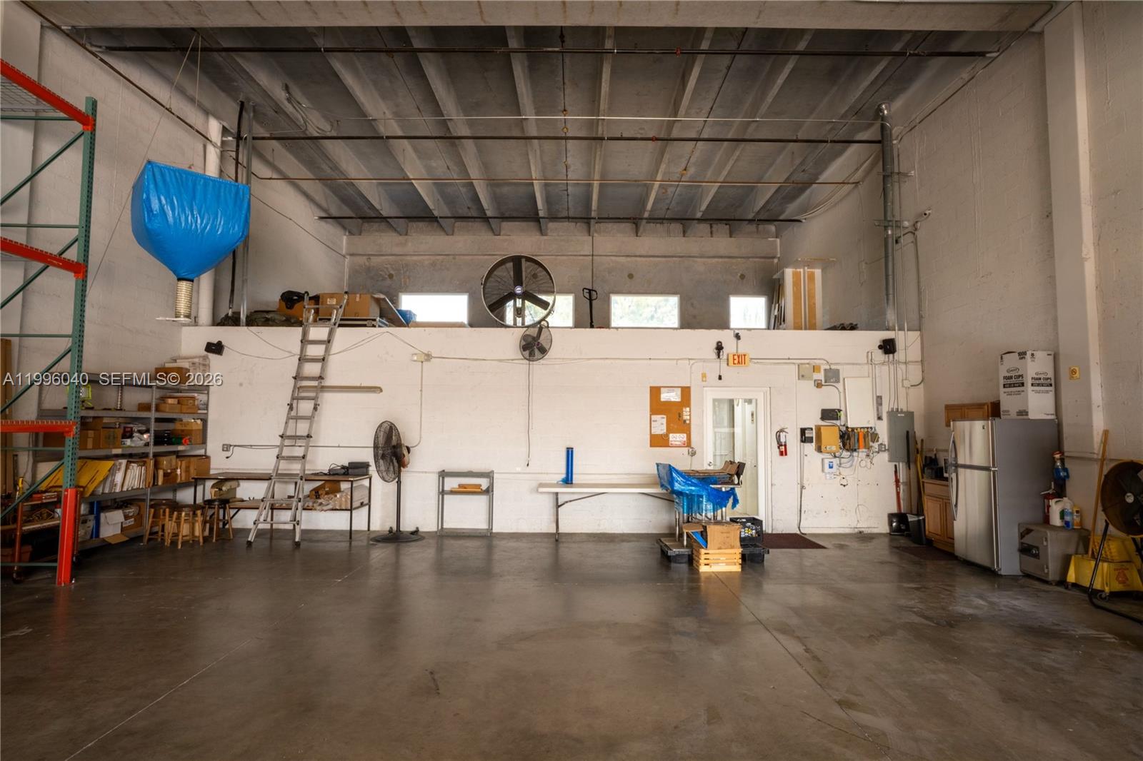 190  /   sq. ft. $ 2026-04-06 0 Photo