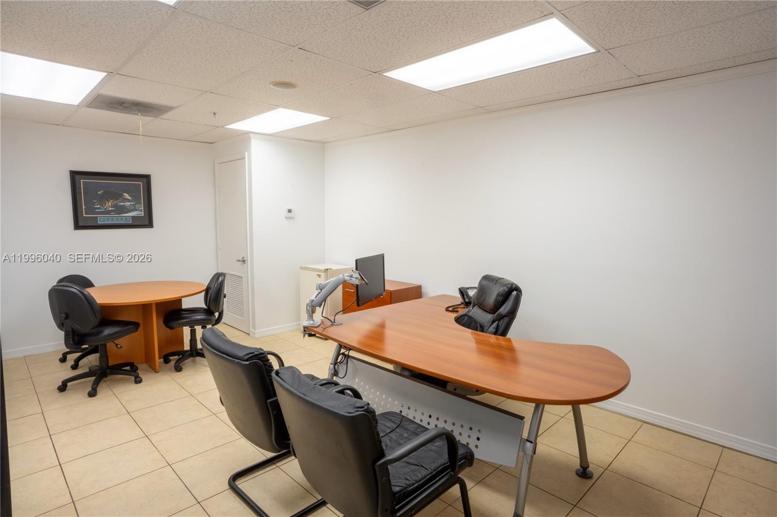 190  /   sq. ft. $ 2026-04-06 0 Photo