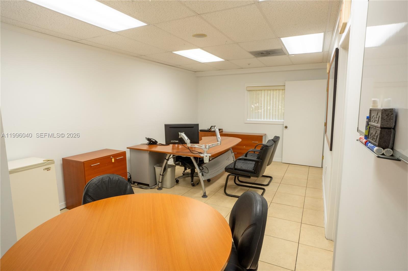 190  /   sq. ft. $ 2026-04-06 0 Photo