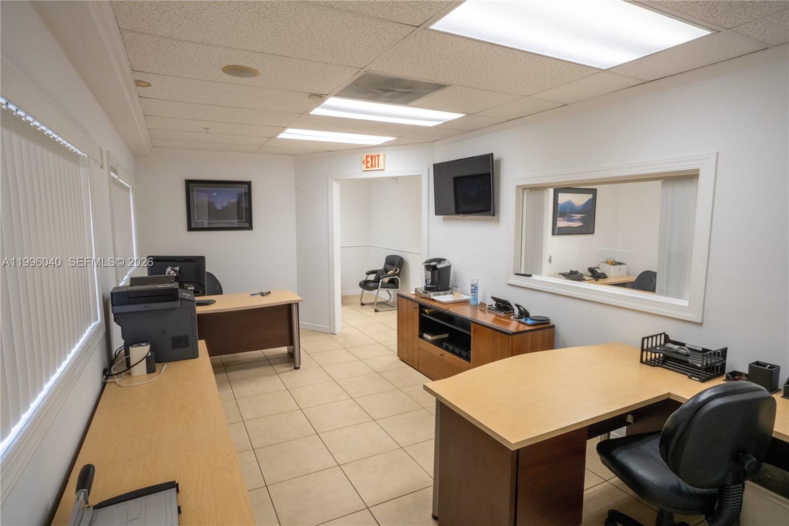 190  /   sq. ft. $ 2026-04-06 0 Photo