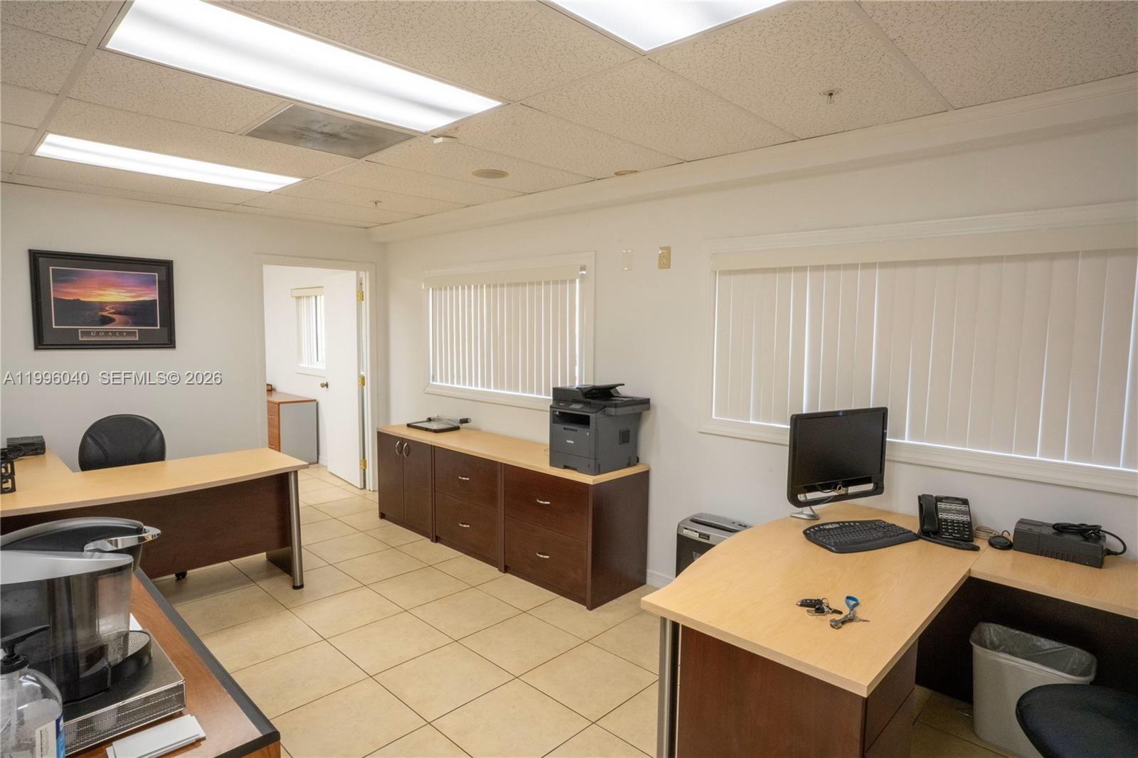 190  /   sq. ft. $ 2026-04-06 0 Photo