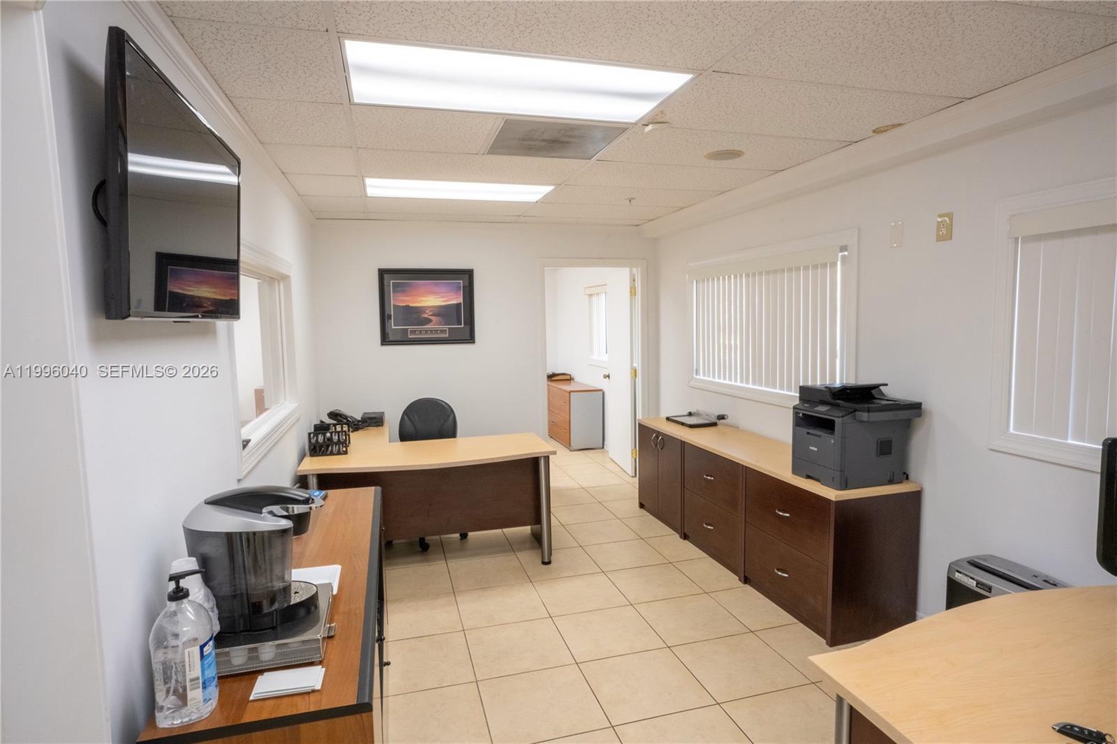 190  /   sq. ft. $ 2026-04-06 0 Photo