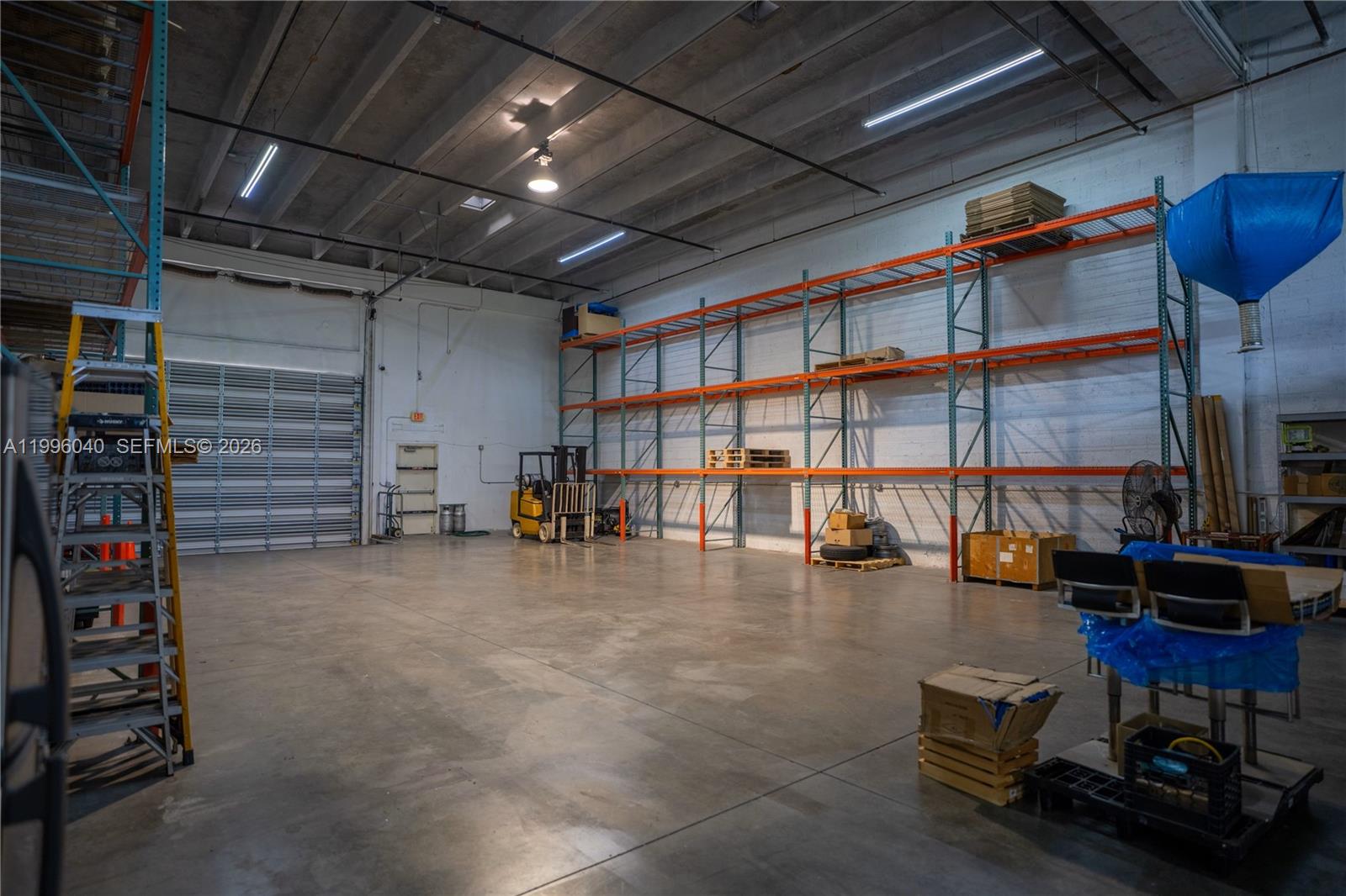 190  /   sq. ft. $ 2026-04-06 0 Photo