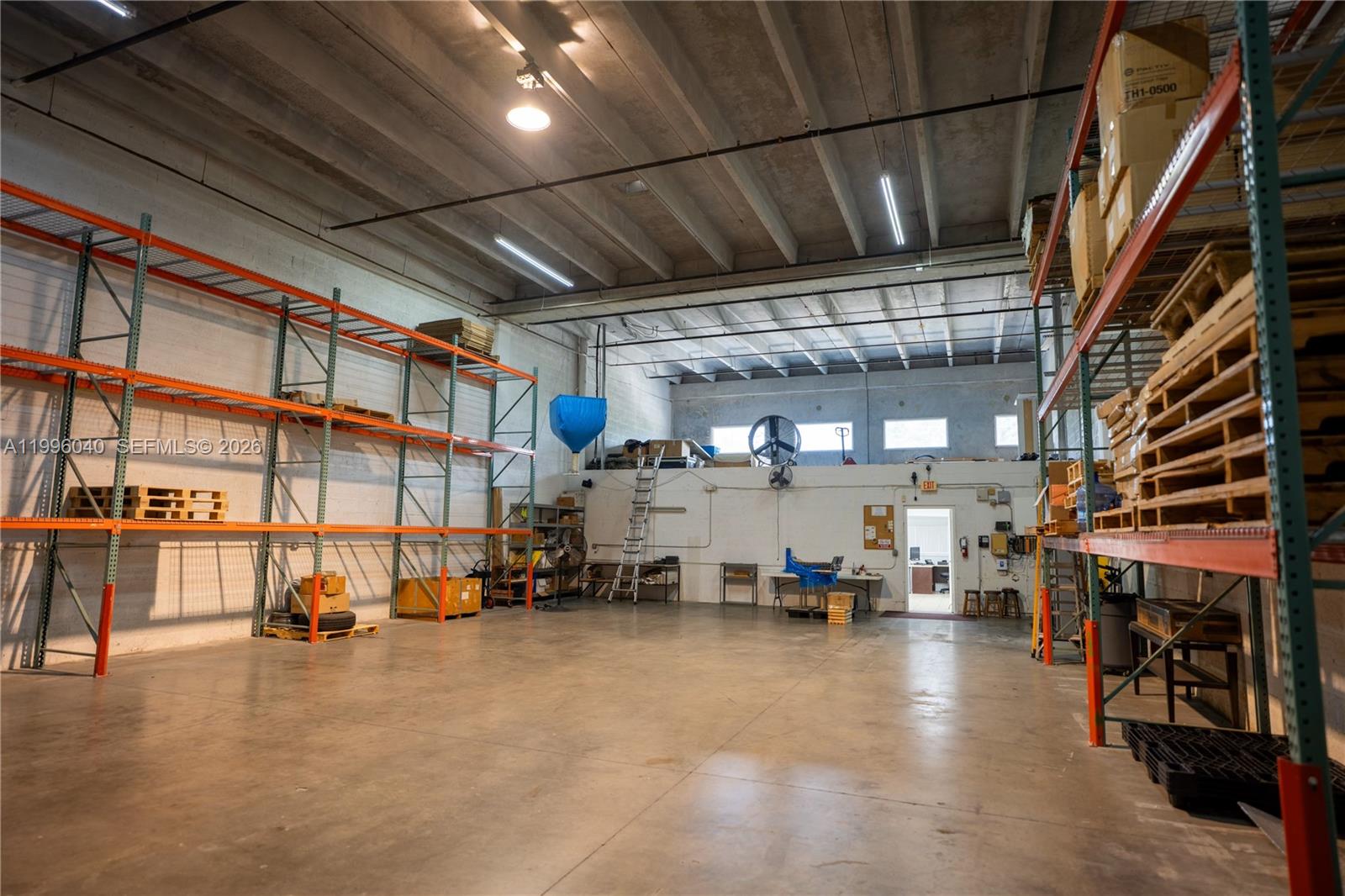 190  /   sq. ft. $ 2026-04-06 0 Photo