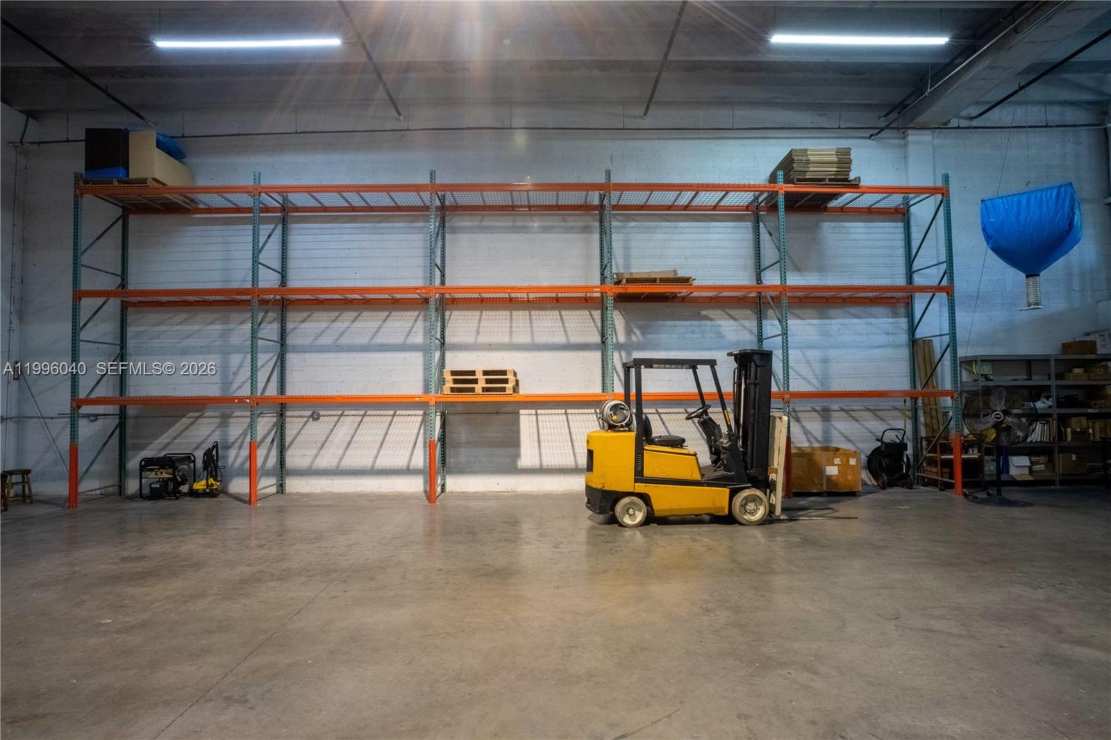 190  /   sq. ft. $ 2026-04-06 0 Photo