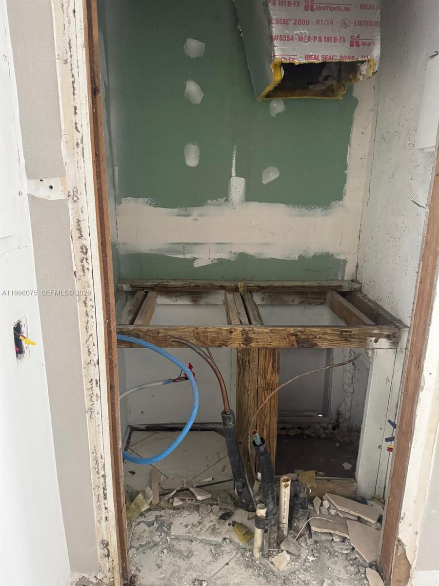 See details 290 5 / 4 3818 sq. ft. $ 2026-04-07 0 Photo