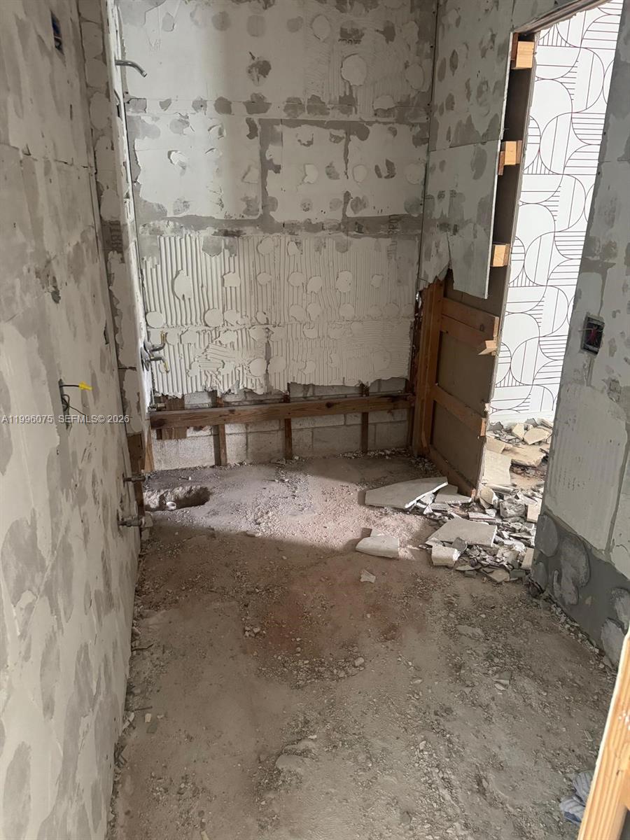 See details 290 5 / 4 3818 sq. ft. $ 2026-04-07 0 Photo