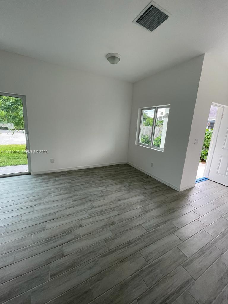   /   sq. ft. $ 2026-04-07 0 Photo