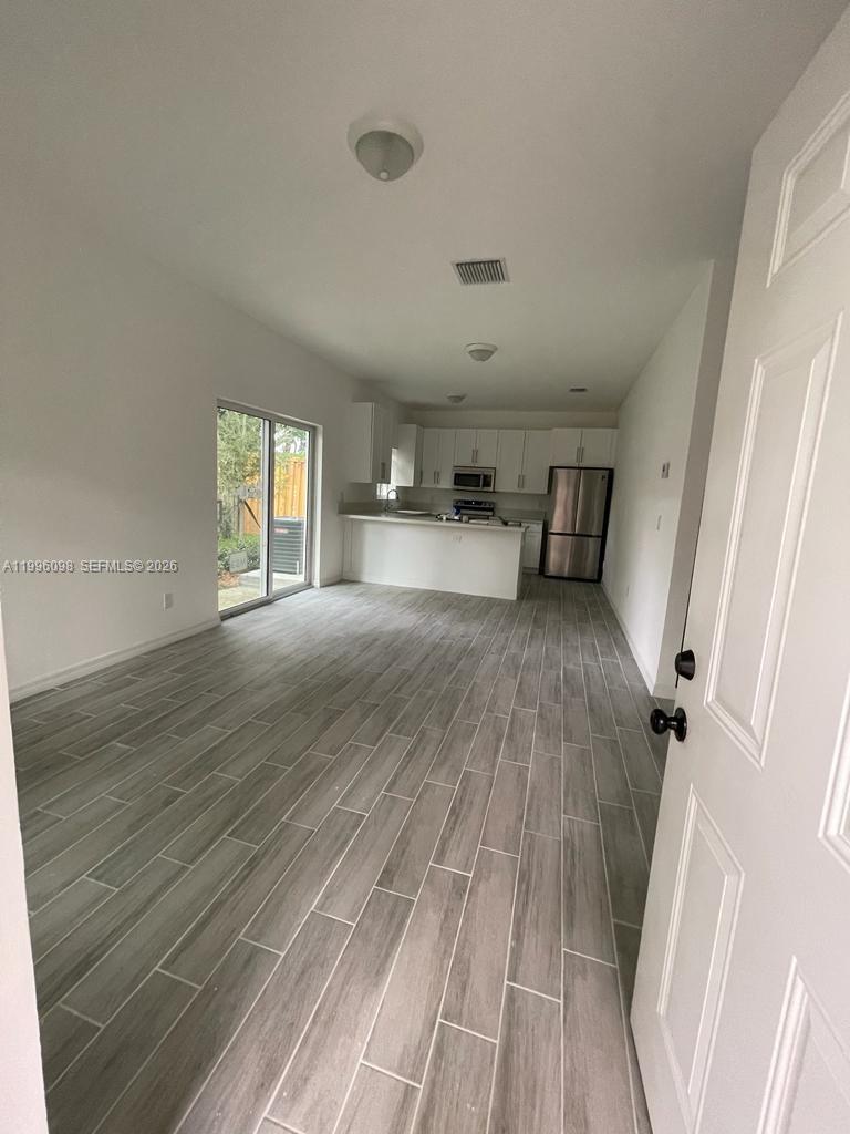   /   sq. ft. $ 2026-04-07 0 Photo