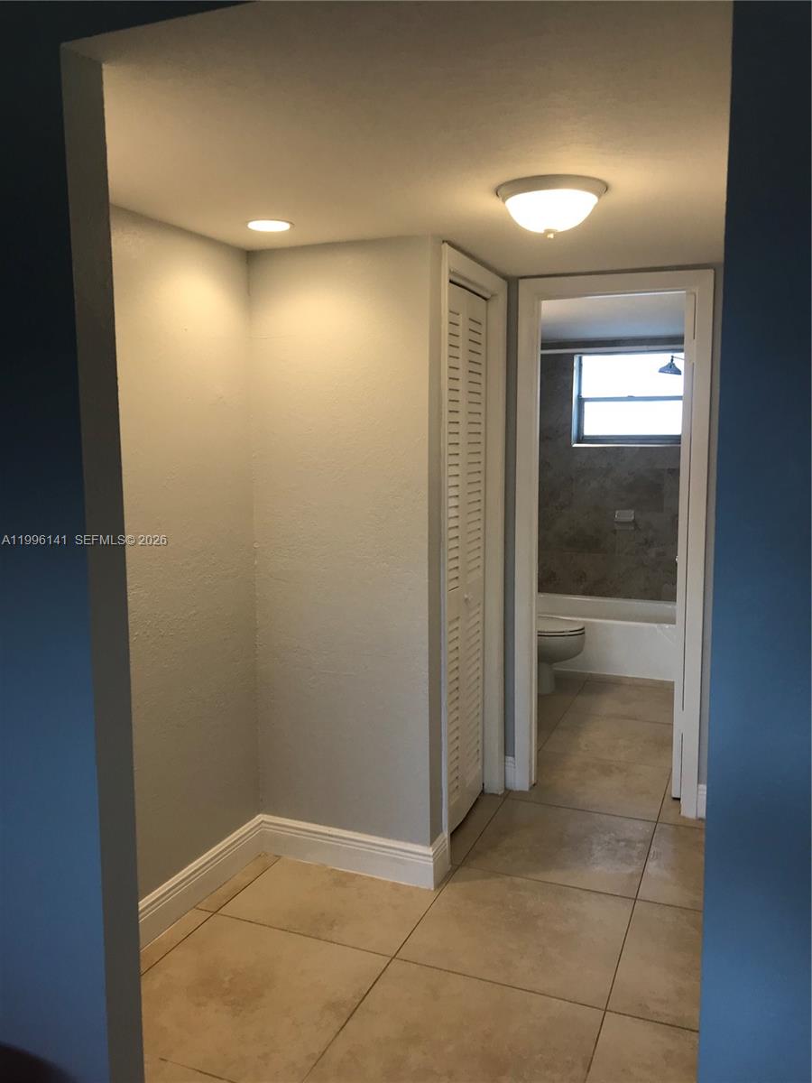 See details 210 1 / 2 775 sq. ft. $ 2026-04-07 0 Photo