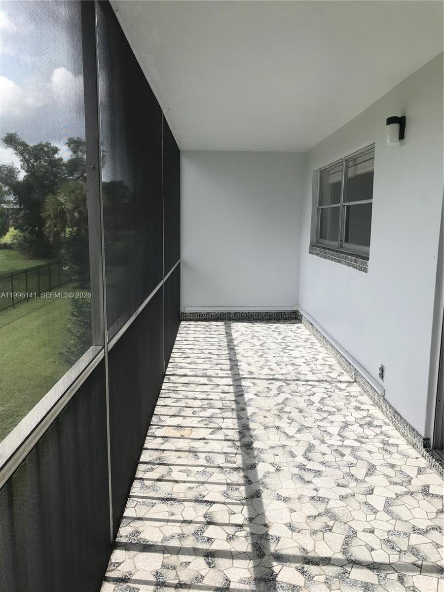 See details 210 1 / 2 775 sq. ft. $ 2026-04-07 0 Photo
