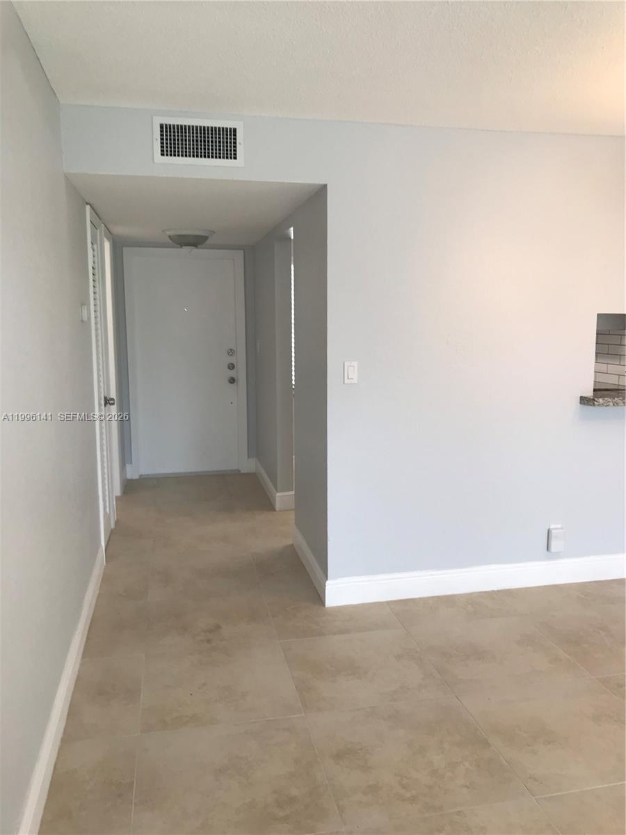 210 1 / 2 775 sq. ft. $ 2026-04-07 0 Photo
