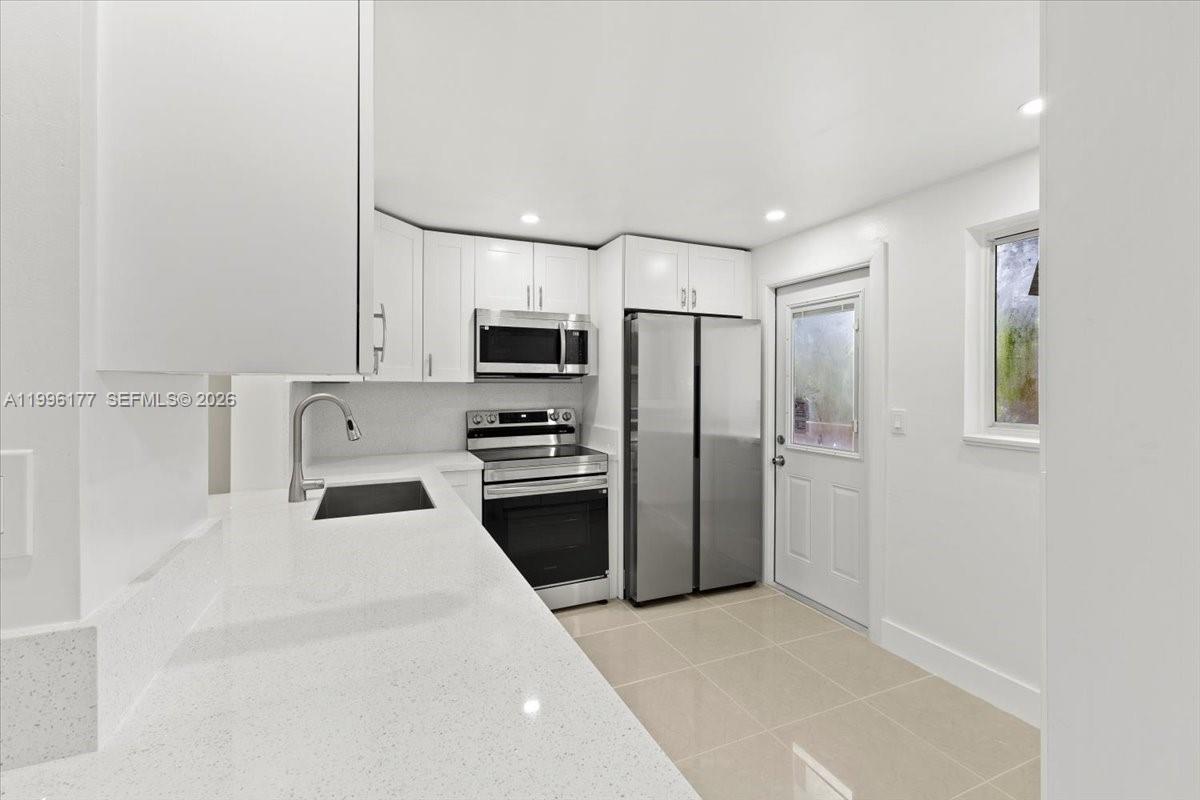 Photo of 319 14th Ave  #201, Hallandale Beach, Florida, 33009 - 