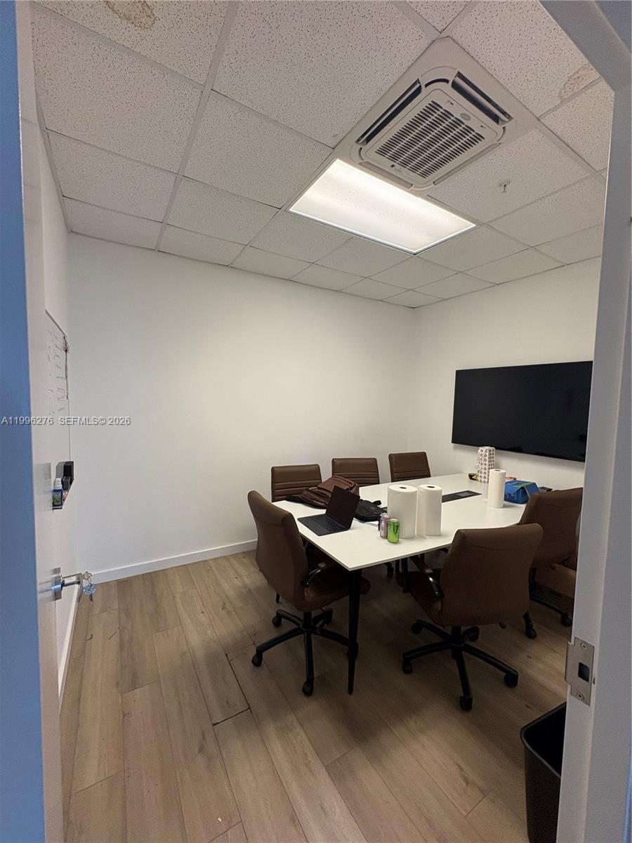 130  /   sq. ft. $ 2026-04-07 0 Photo