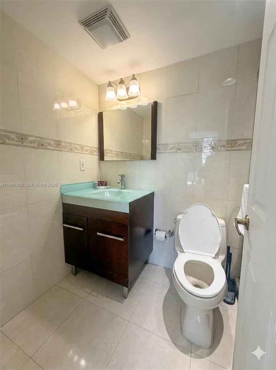 Photo of 3801 Ocean Dr #12J, Hollywood, Florida, 33019 -