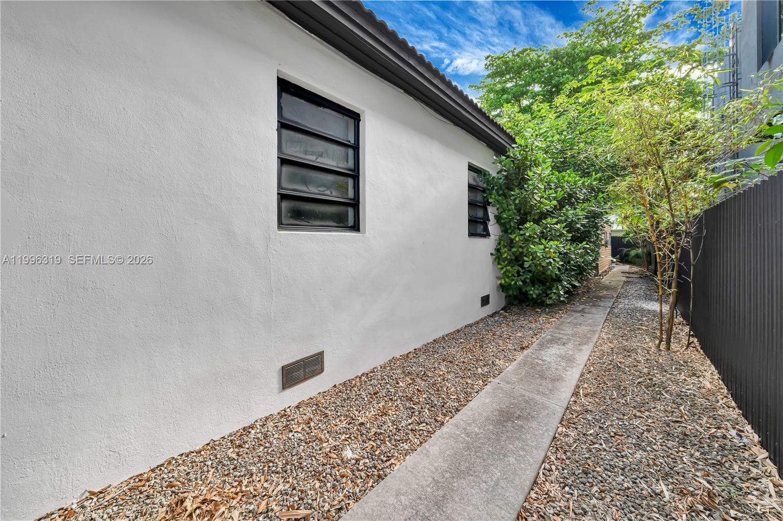   /  792 sq. ft. $ 2026-04-07 0 Photo