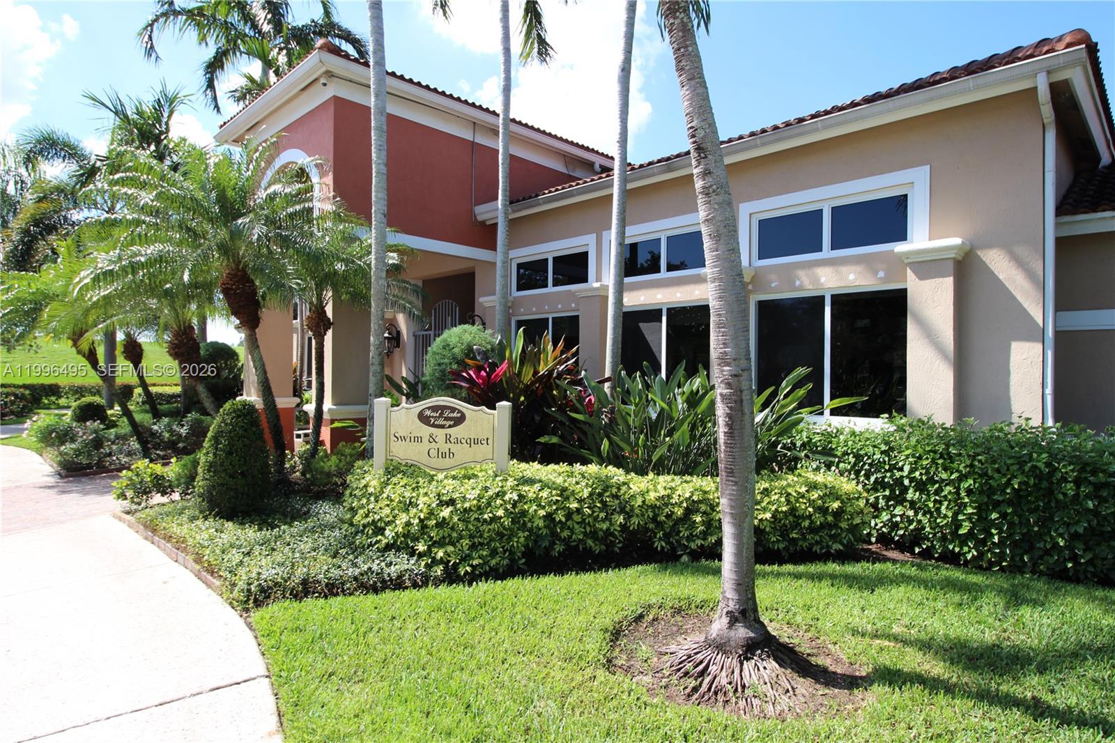 Photo of 951 Doveplum Ct  (951), Hollywood, Florida, 33019 - 